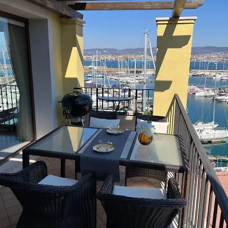 Tra Sole & Mare- Grande Attico Panoramico, Sauna, 4 Terrazze 公寓 *