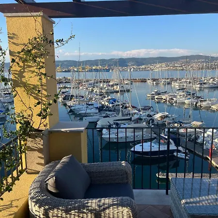 Tra Sole & Mare- Grande Attico Panoramico, Sauna, 4 Terrazze 穆贾