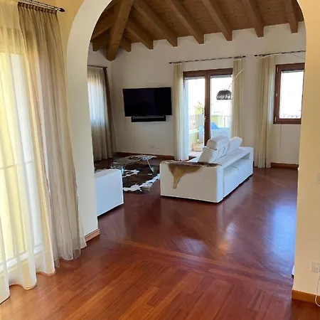 Tra Sole & Mare- Grande Attico Panoramico, Sauna, 4 Terrazze 公寓 穆贾