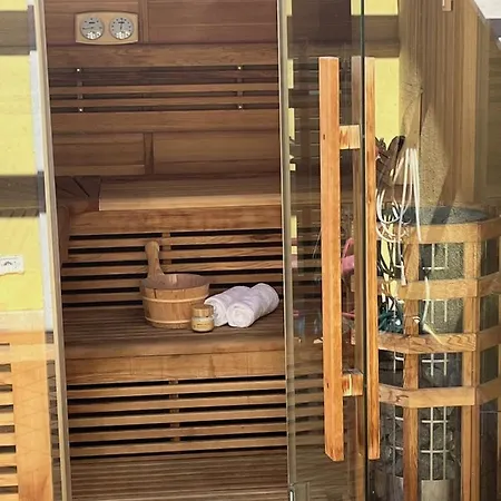 公寓 Tra Sole & Mare- Grande Attico Panoramico, Sauna, 4 Terrazze 穆贾