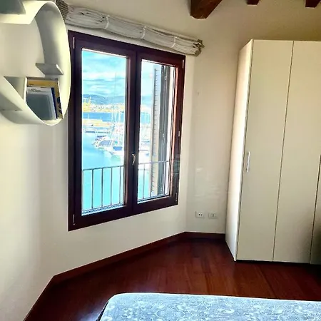 Tra Sole & Mare- Grande Attico Panoramico, Sauna, 4 Terrazze 公寓 穆贾